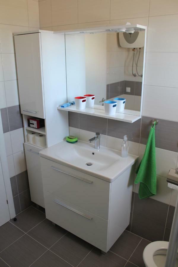 Mina Apartments Округ Горни Екстериор снимка